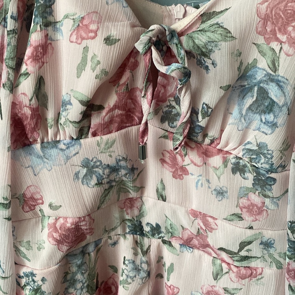 Floral High Waisted Romper🌸 - Picture 3 of 10